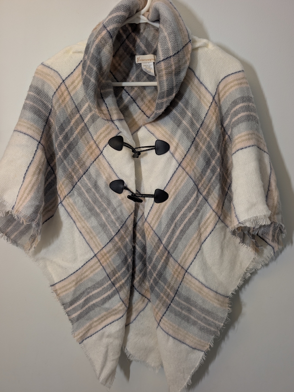Cozy Collection Eighteen plaid poncho with Toggle Closures - Cream & Gray OS